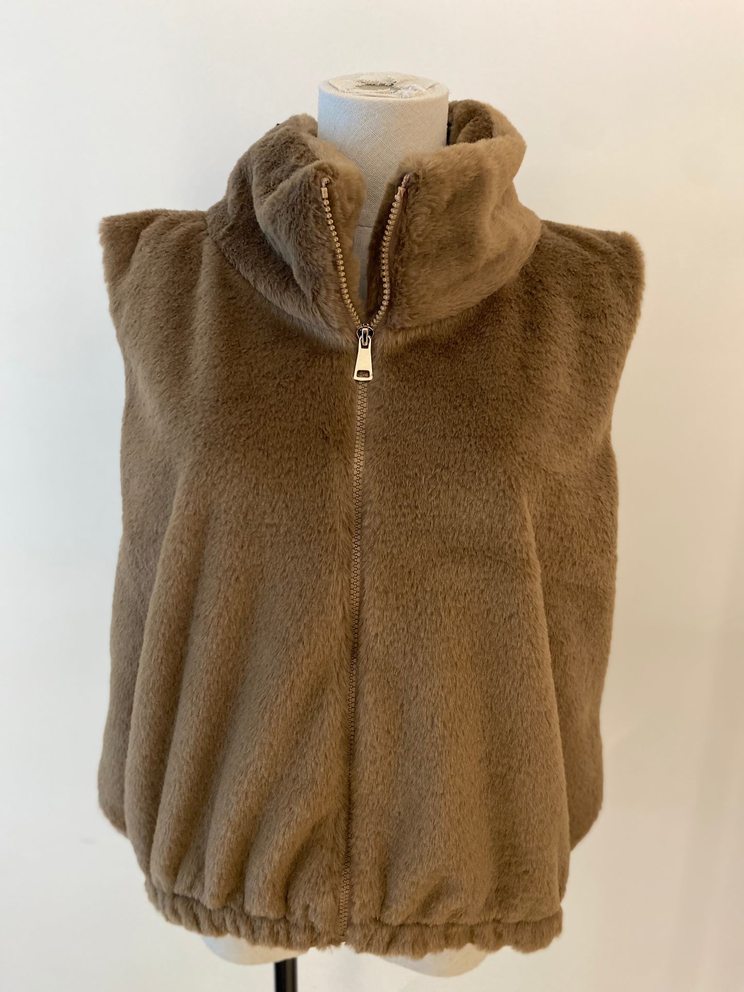 Fluffy vest | licht bruin