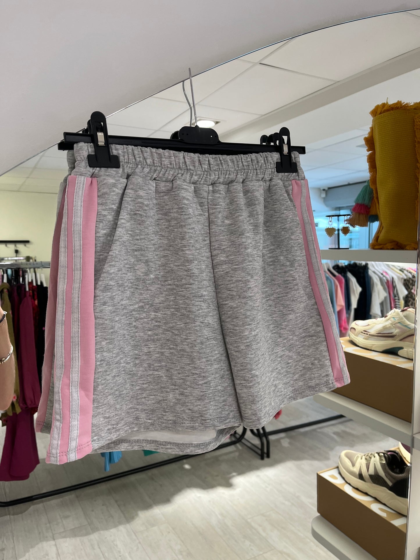 T-shirt + short set grijs