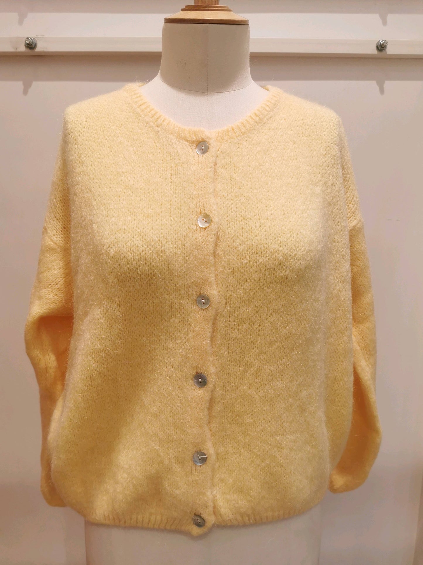 Vest met knopen | Geel