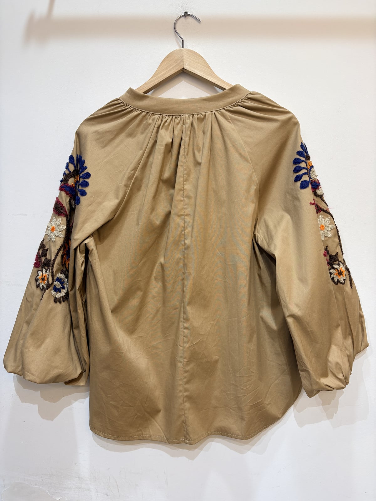 Geborduurde blouse | Camel