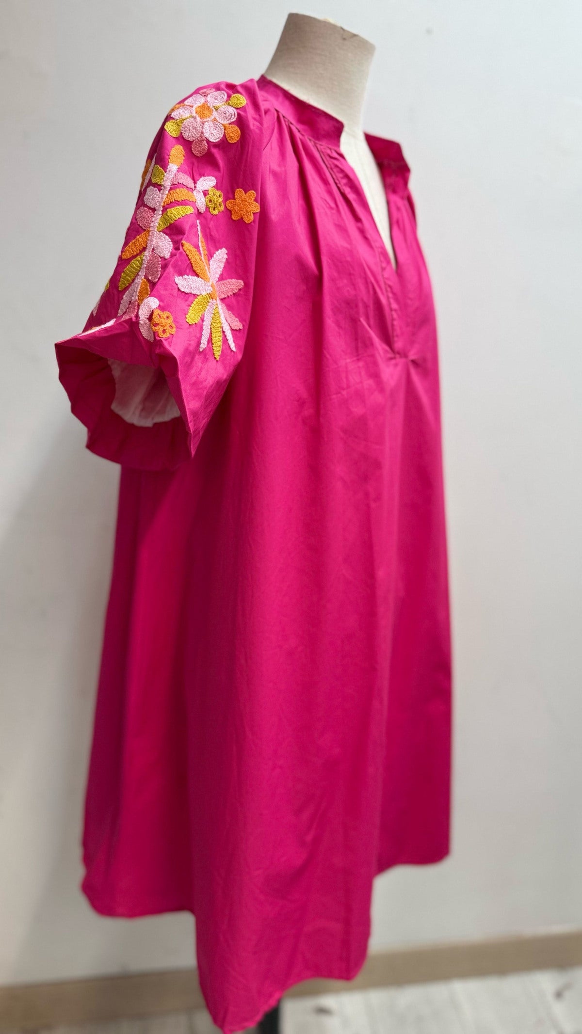 Geborduurde katoenen jurk | Fuchsia