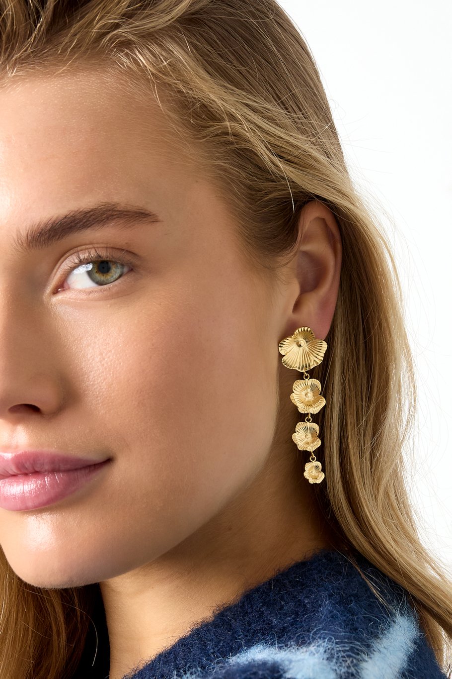 Oorbellen met hanger bloem