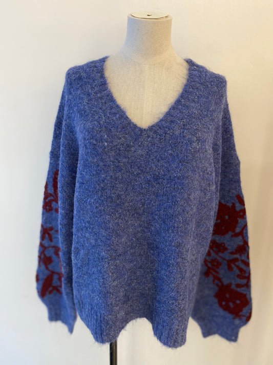 Trui met geborduurde bloemen