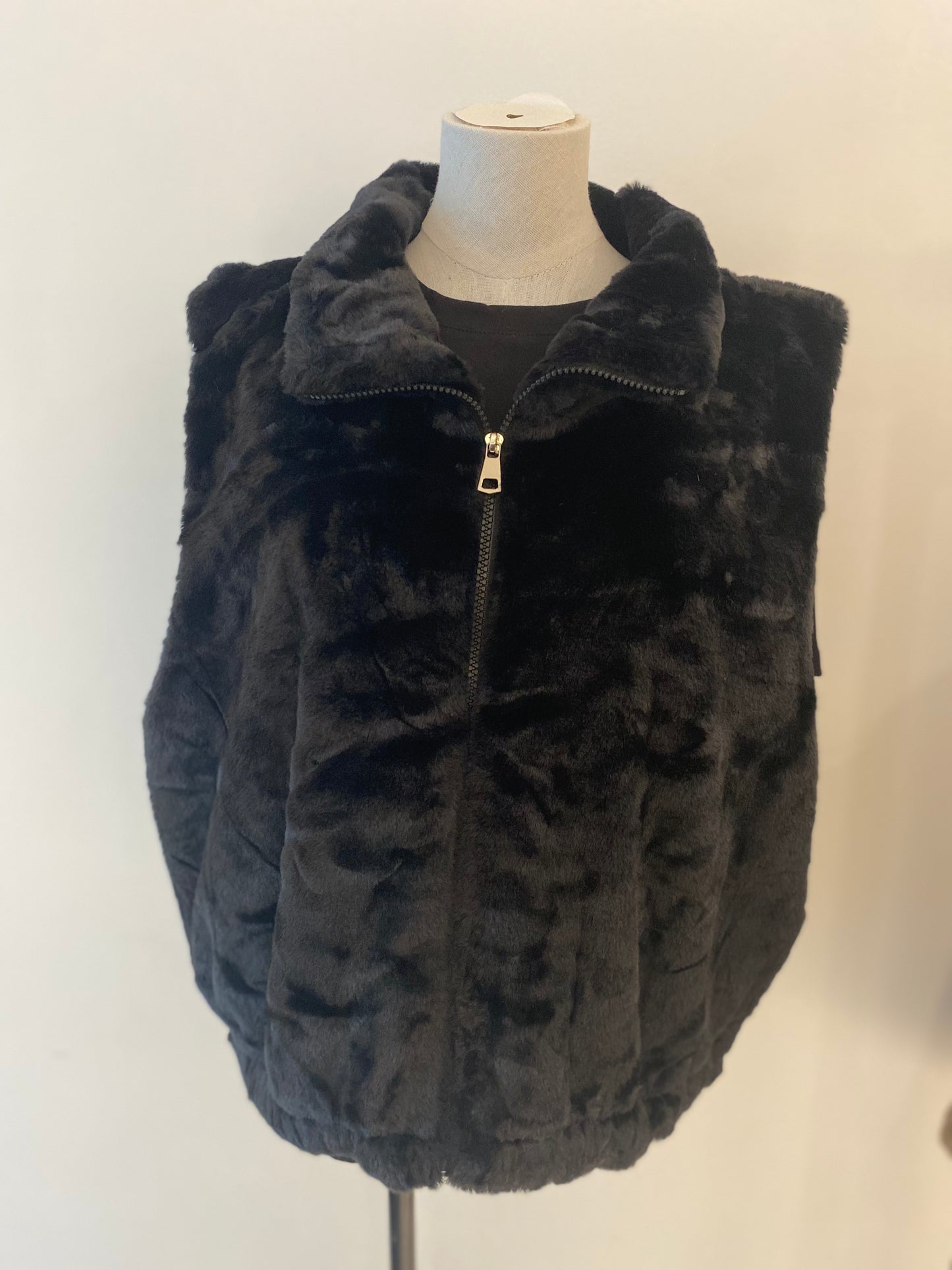 Fluffy vest | Zwart