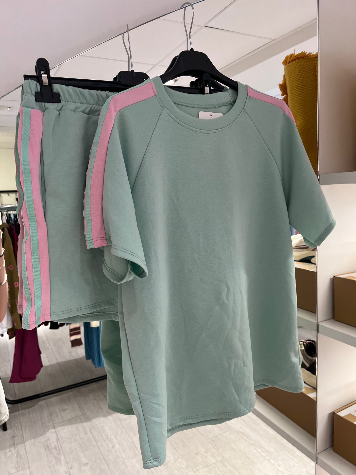 T-shirt + short set mint