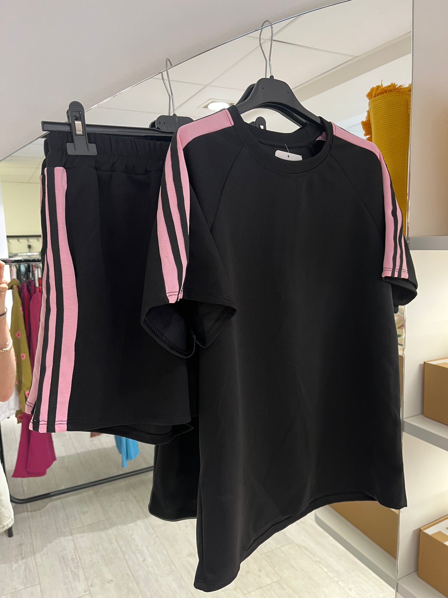T-shirt + short set zwart