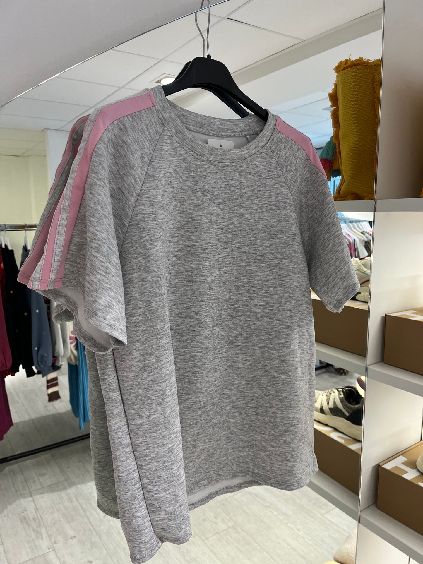 T-shirt + short set grijs