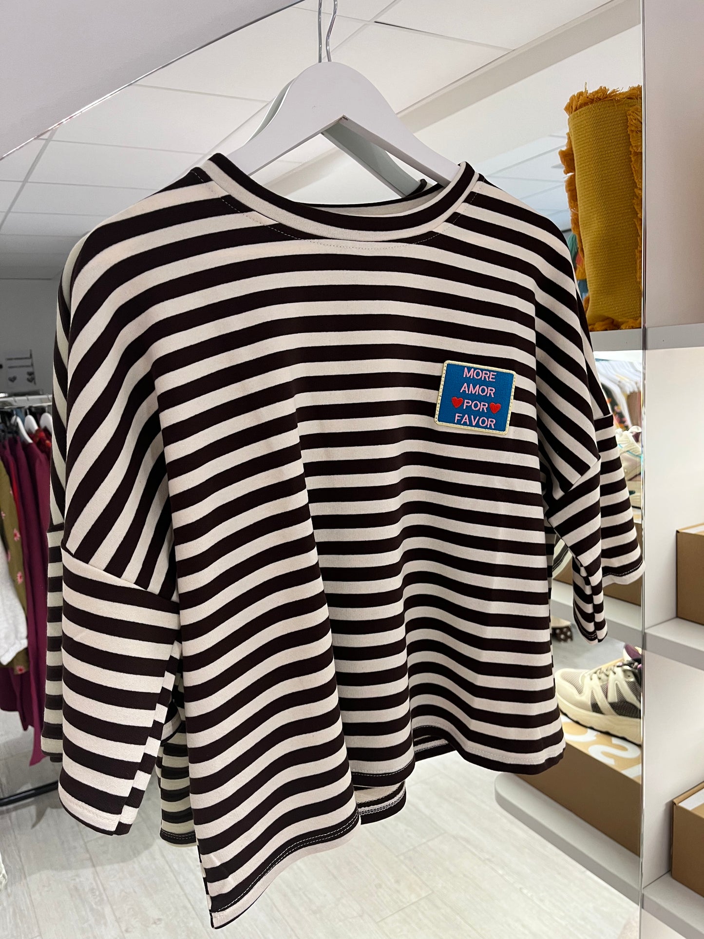 T-shirt strepen More amor | choco