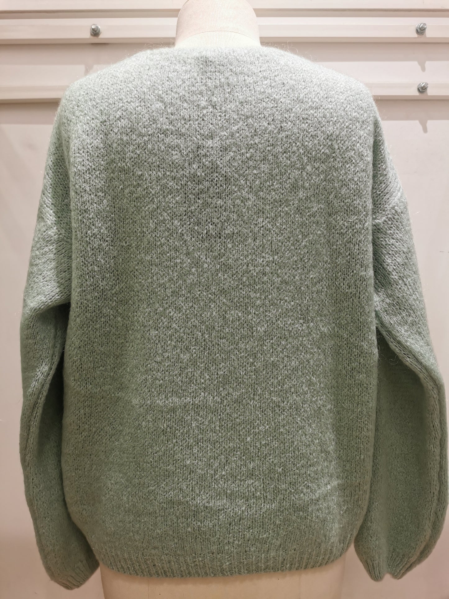 V-neck sweater | Vert d’eau