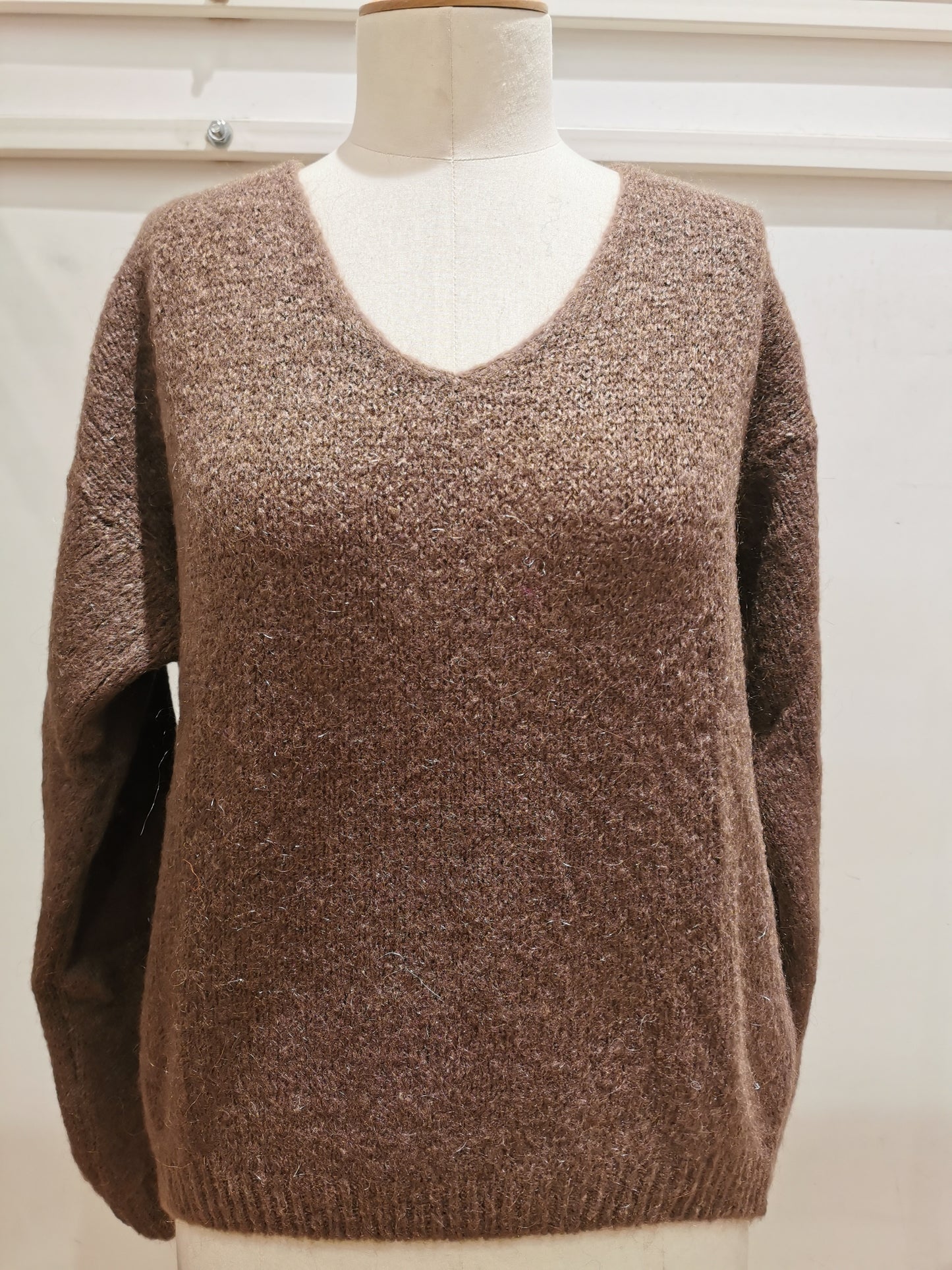 V-neck sweater | choco