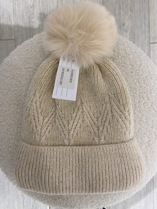 Muts met pompon | crème