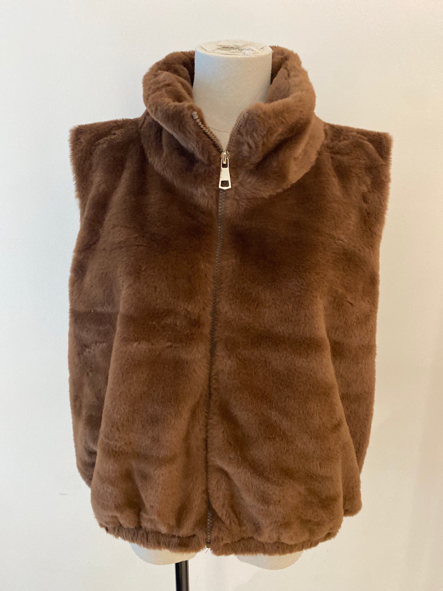 Fluffy vest | Bruin