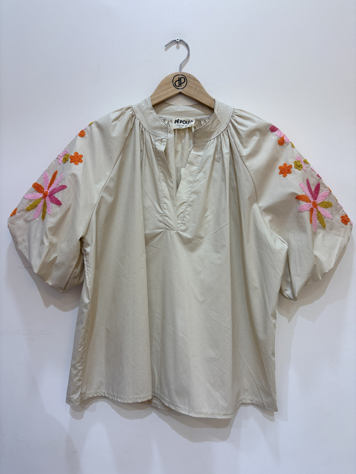 Geborduurd blouse met korte pofmouwen | Beige