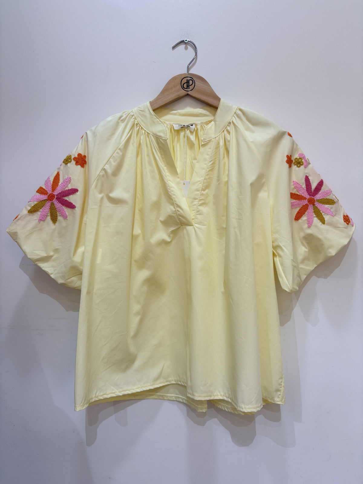 Geborduurd blouse met korte pofmouwen | Geel