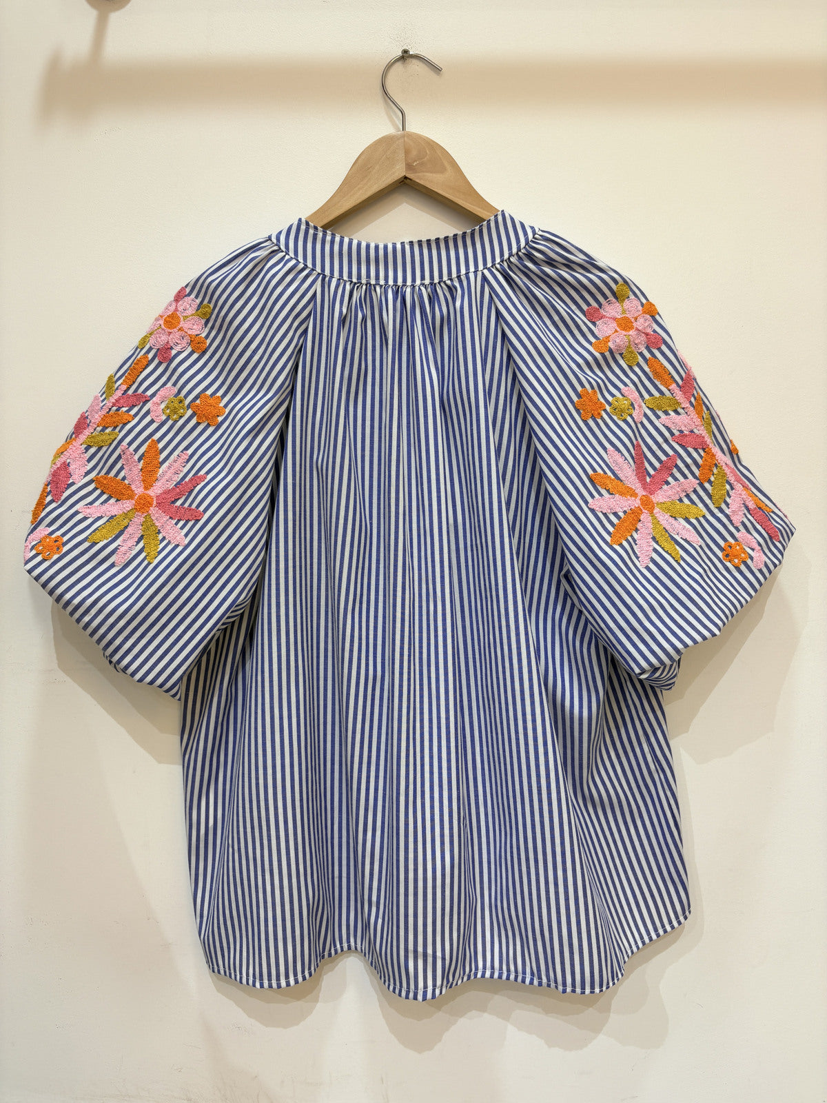 Geborduurd blouse met korte pofmouwen strepen | Marine